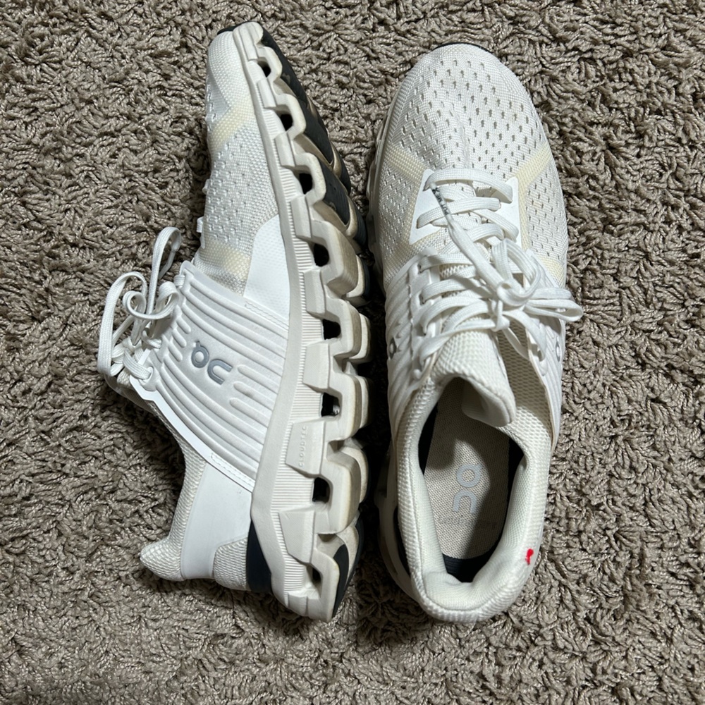 women’s on cloud shoes